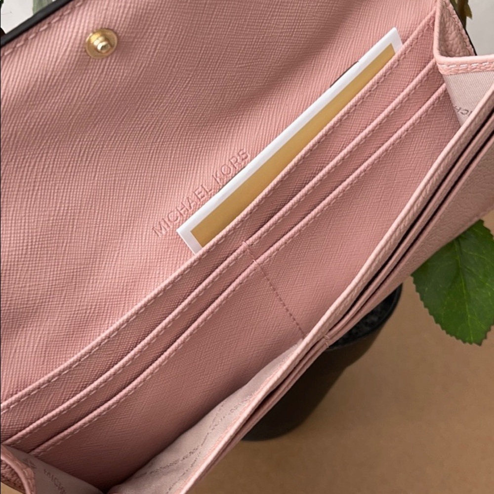 🌹Michael Kors Wallet🌹 - Picture 6 of 8